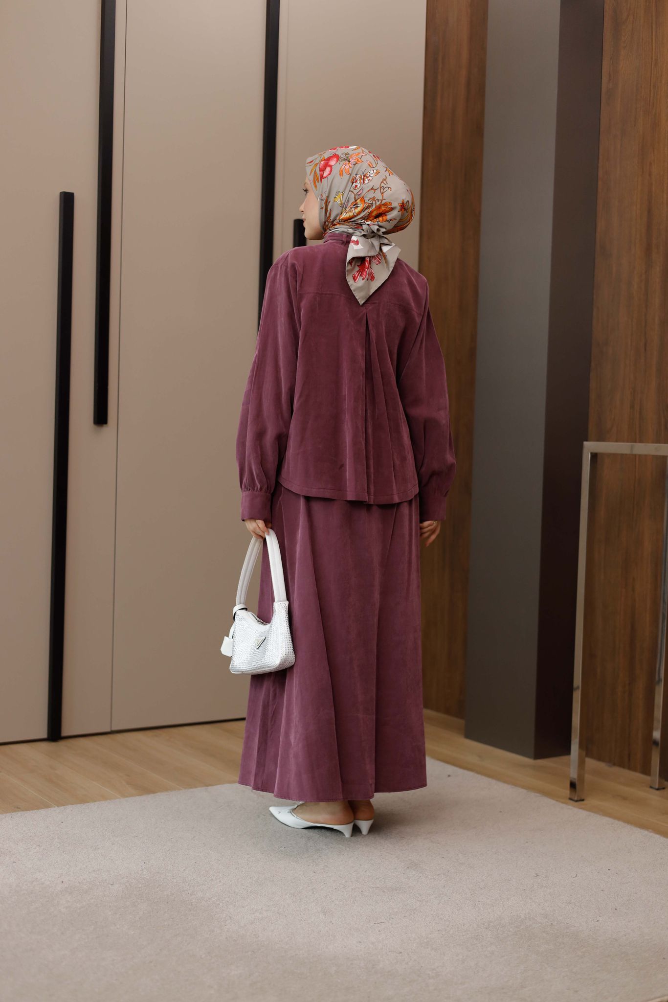 KAPLAMA DÜĞMELİ ETEKLİ TAKIM