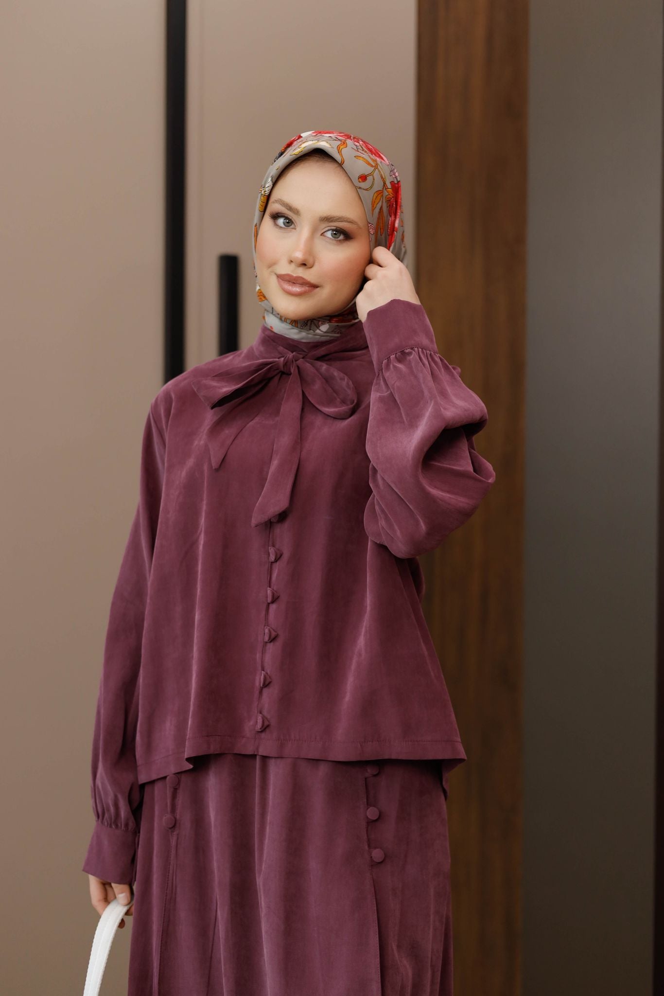 KAPLAMA DÜĞMELİ ETEKLİ TAKIM