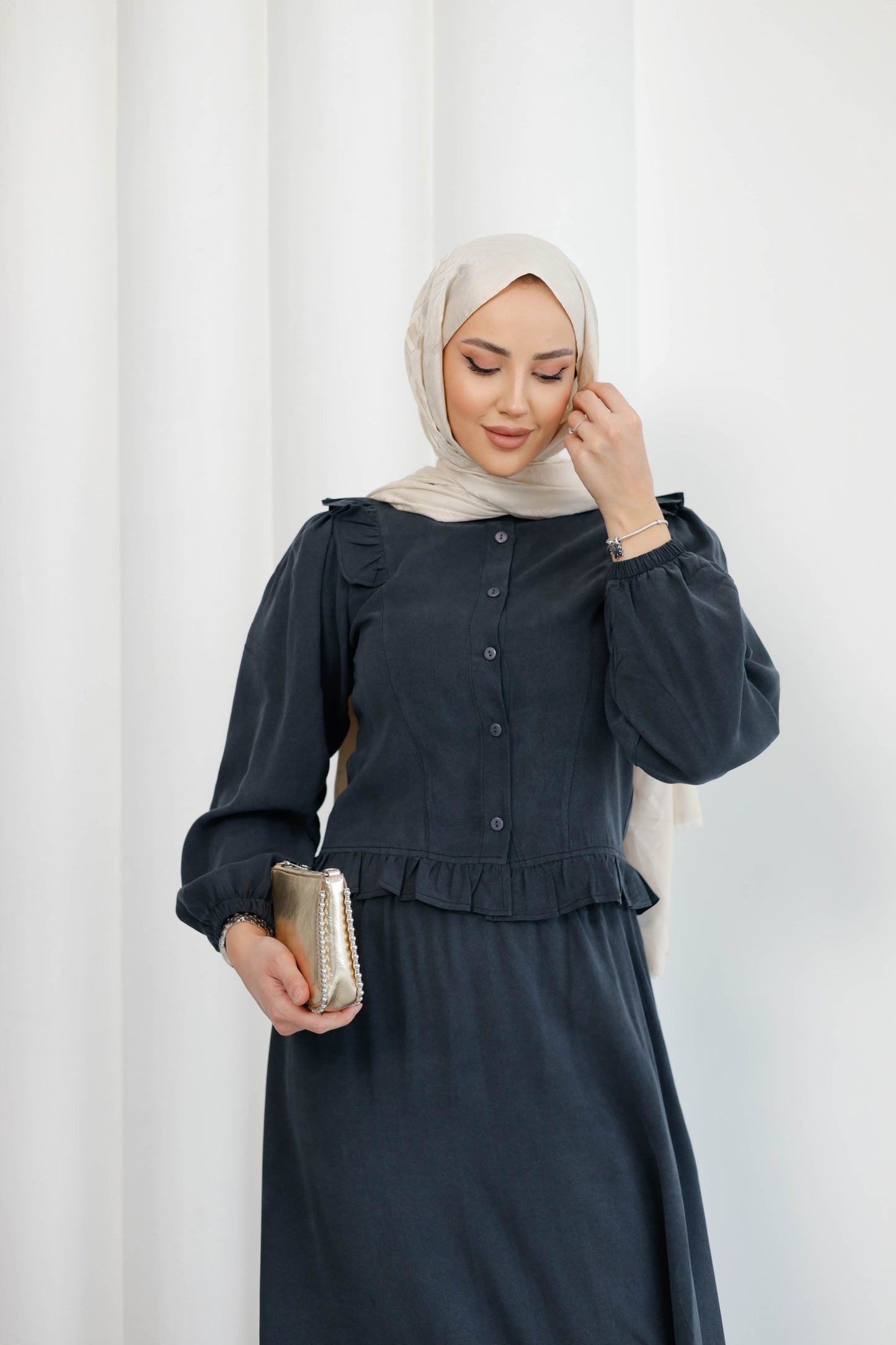 Organik Kumaş Omuz Fırfır Detaylı Kol Ucu Lastikli Detaylı Etekli TakımDoğal Kumaş Kadın Takımı,Etek bluz tesettür takım,etekli takım,Etekli Takım Tesettür Giyim,Genç Tesettür Giyim,Genç Tesettür giyim organik kumaş,Günlük Elbise Tesettür Giyim,Günlük Tes