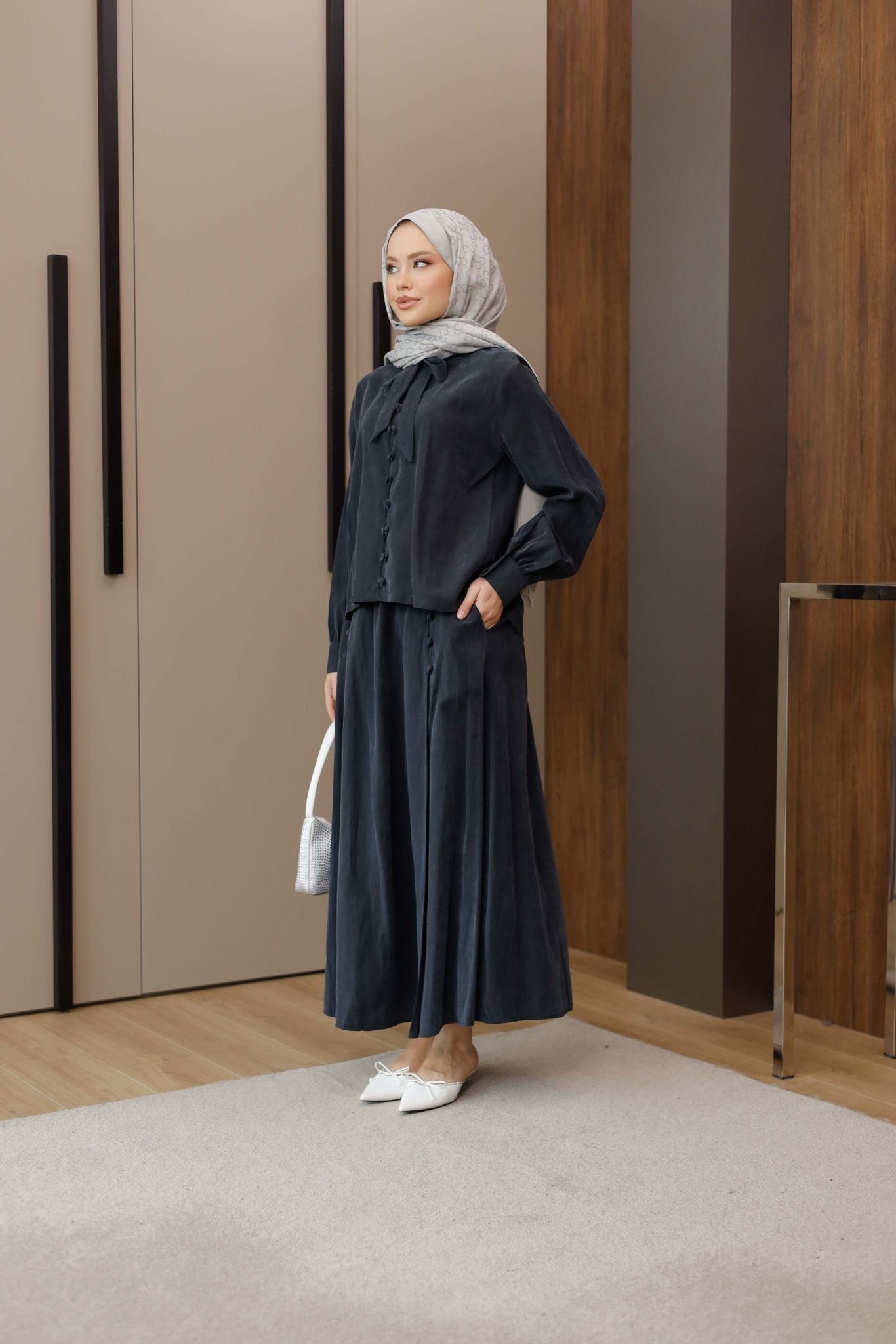 KAPLAMA DÜĞMELİ ETEKLİ TAKIM