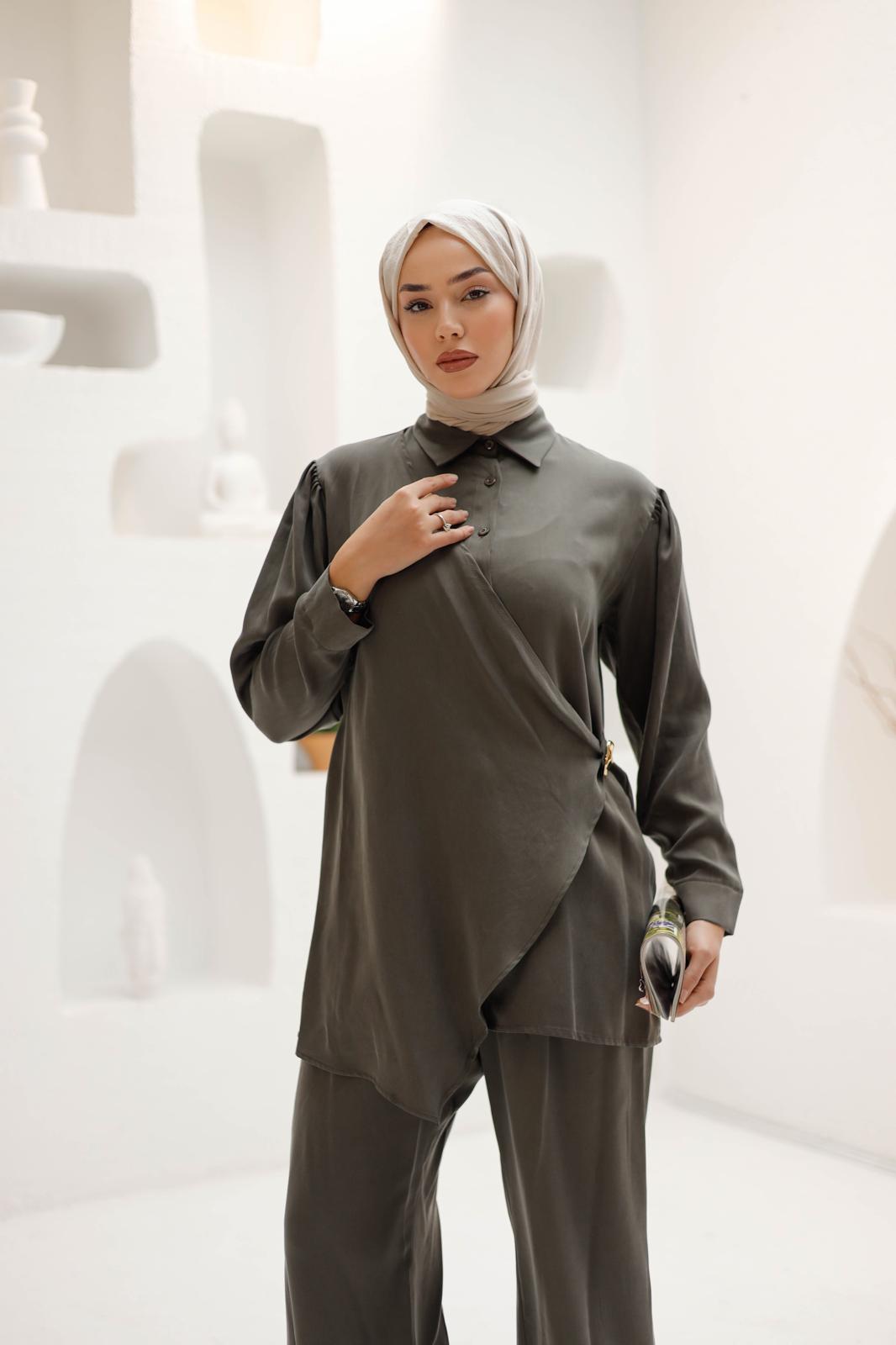 KRUVAZE İPEK KUPRA PANTOLONLU TAKIM