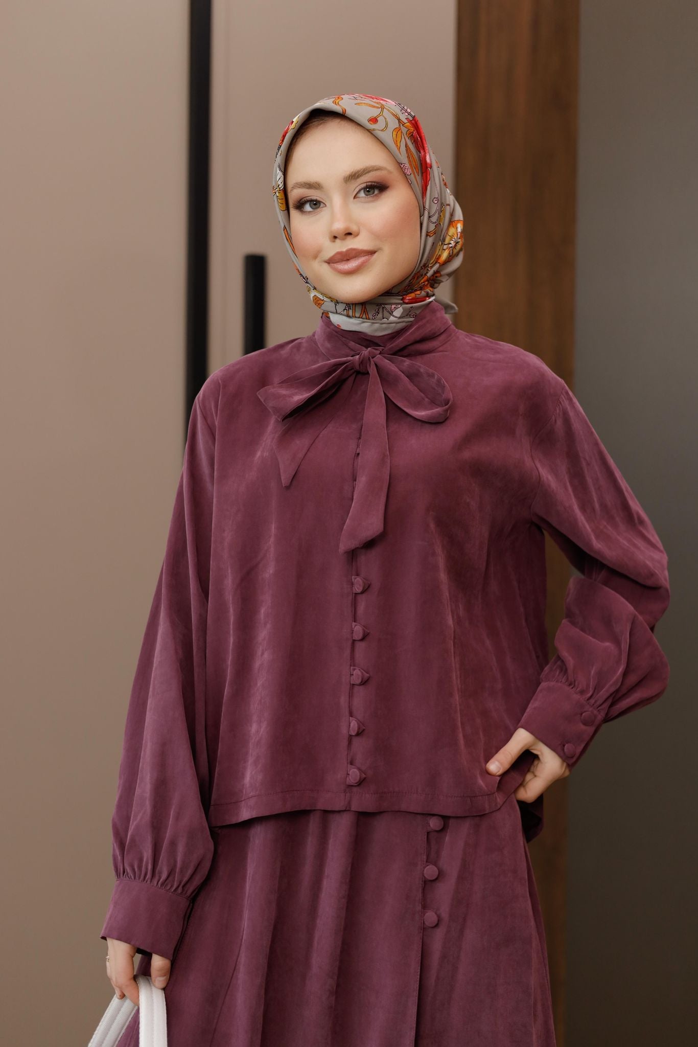 KAPLAMA DÜĞMELİ ETEKLİ TAKIM