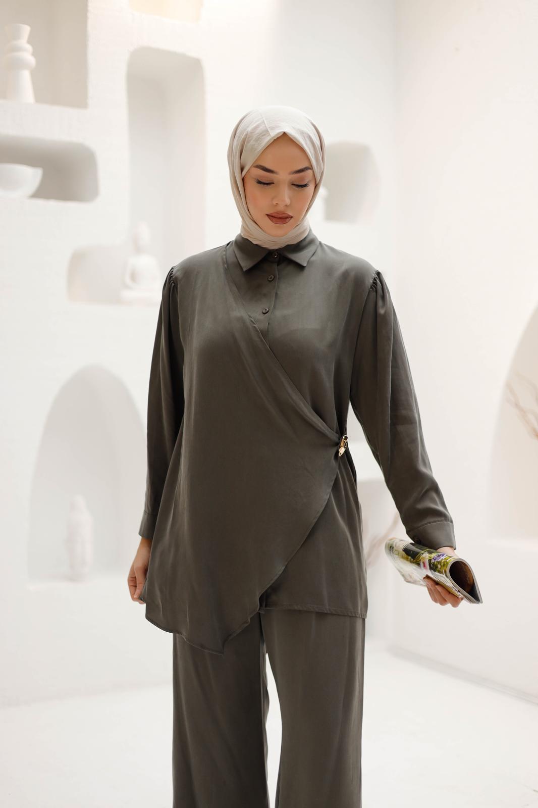 KRUVAZE İPEK KUPRA PANTOLONLU TAKIM