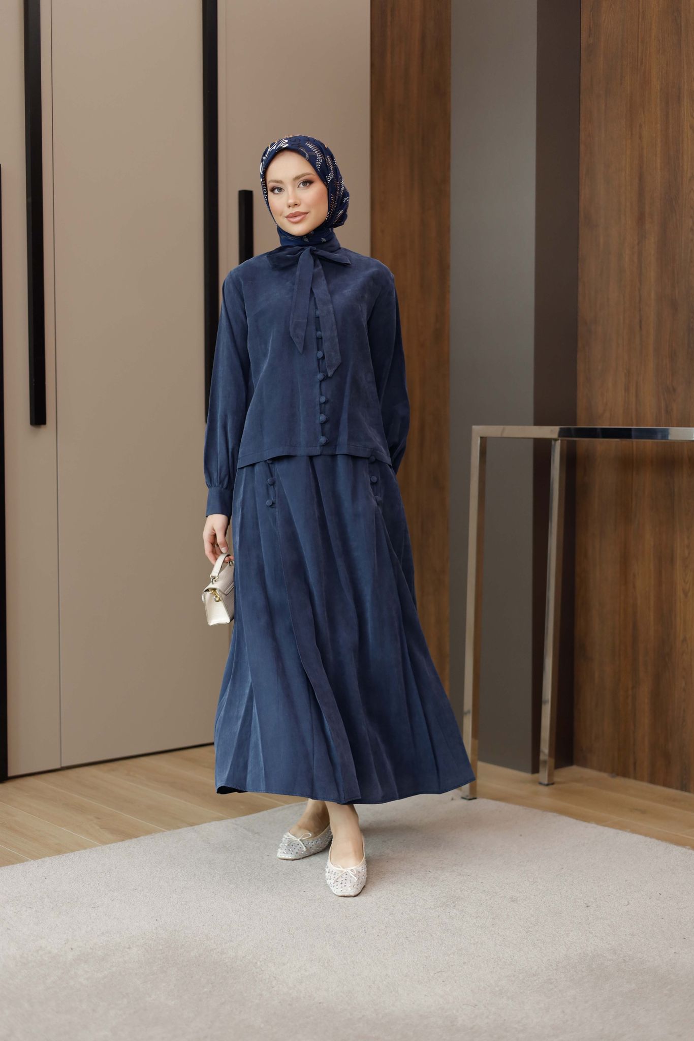 KAPLAMA DÜĞMELİ ETEKLİ TAKIM