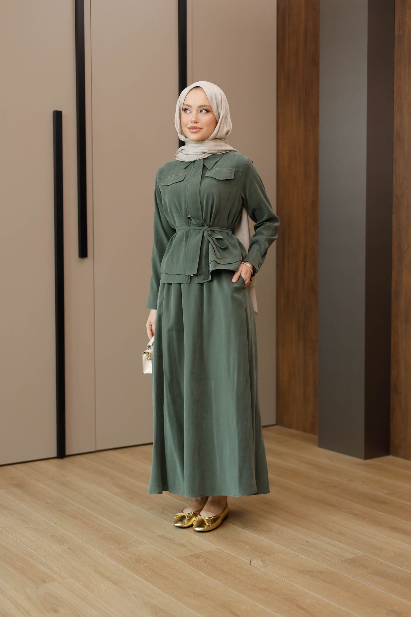 CEP KAPAKLI ETEKLİ TAKIM