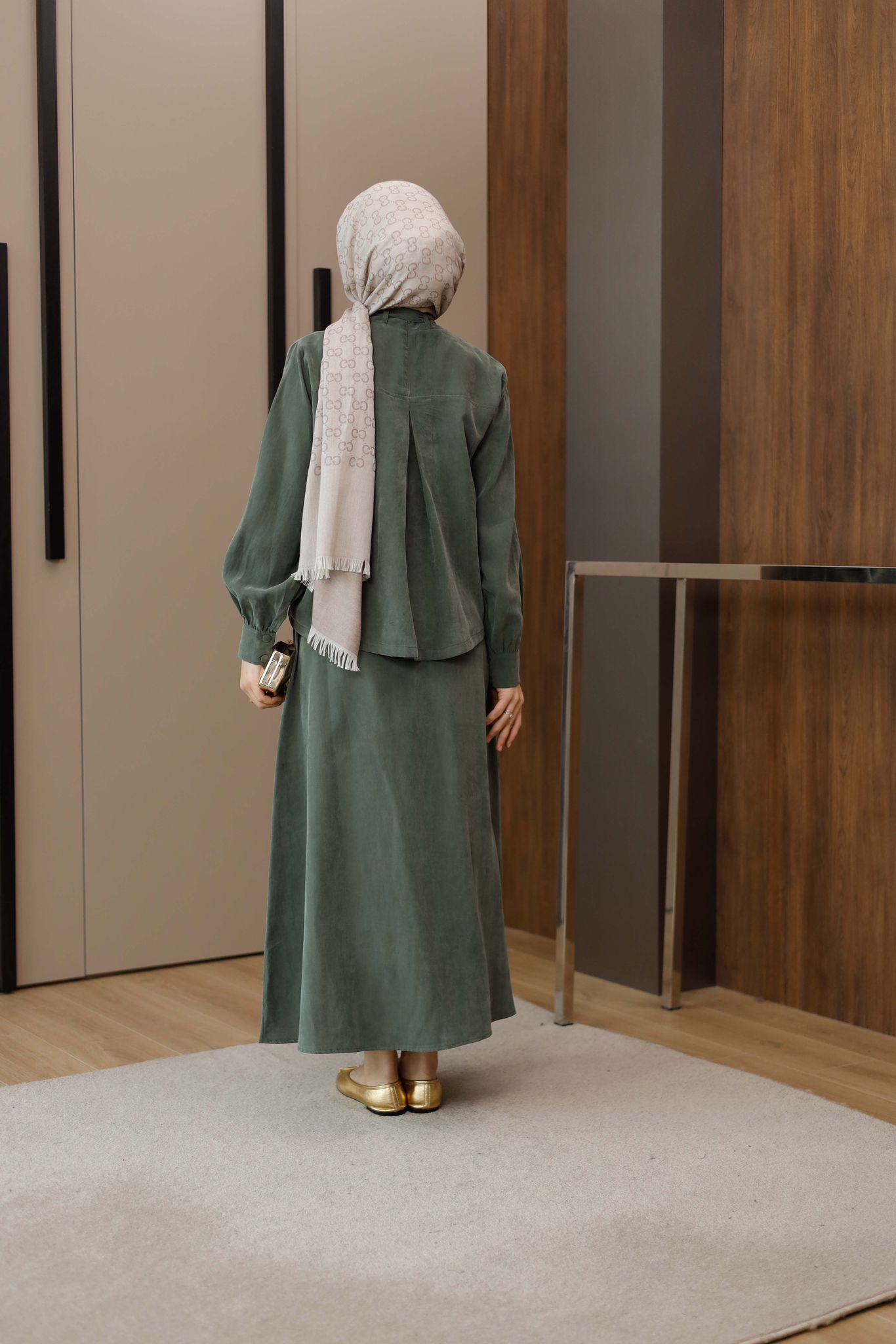 KAPLAMA DÜĞMELİ ETEKLİ TAKIM