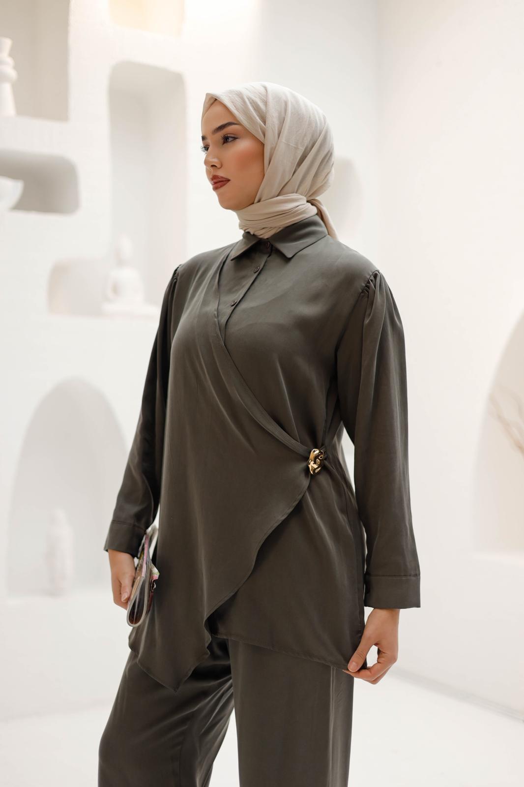 KRUVAZE İPEK KUPRA PANTOLONLU TAKIM