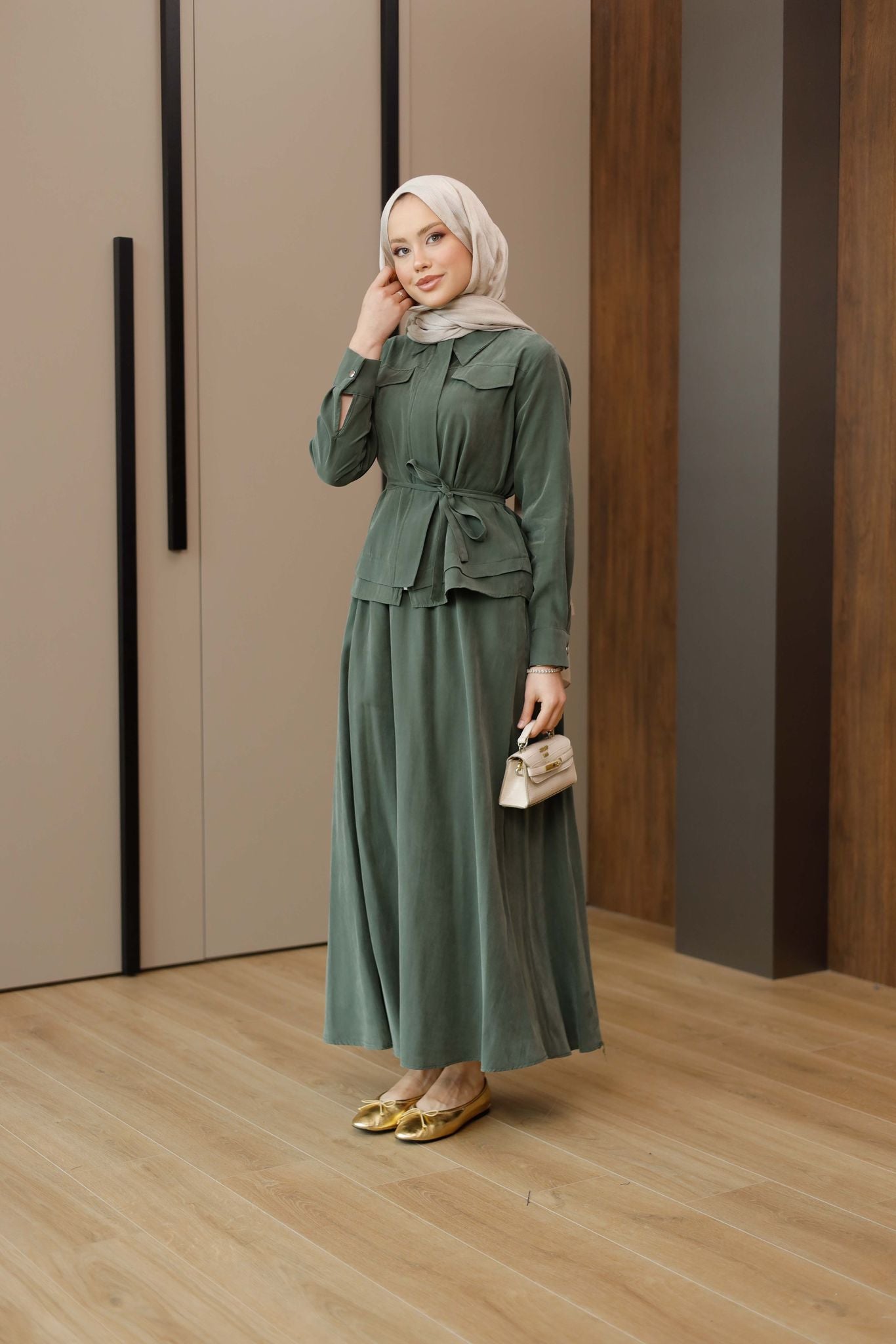 CEP KAPAKLI ETEKLİ TAKIM