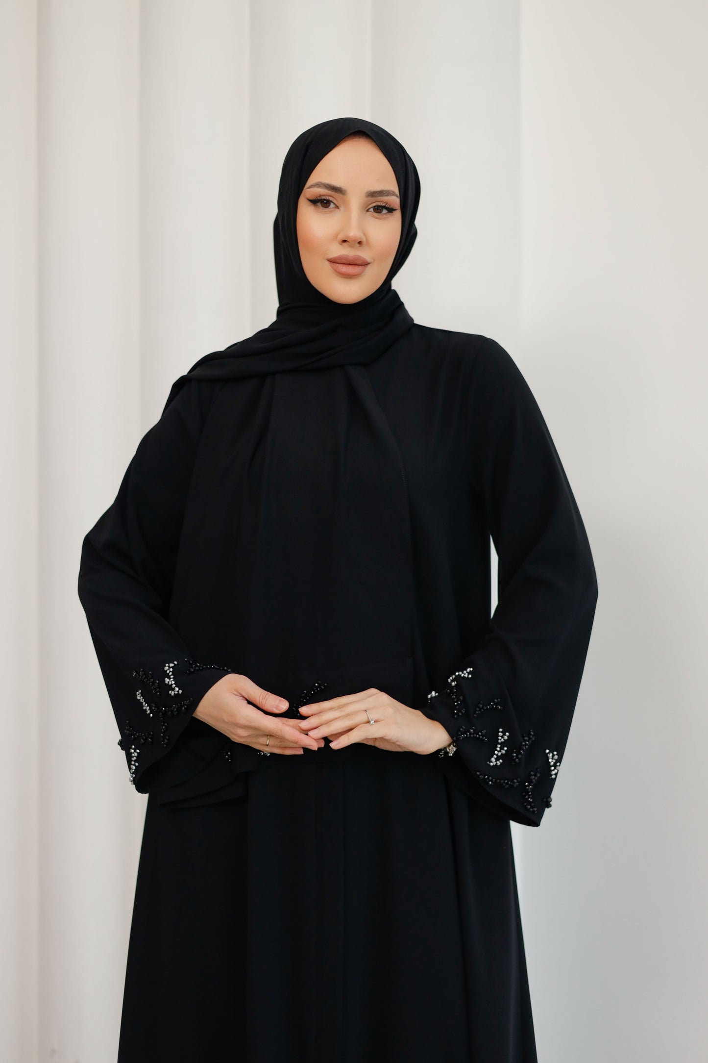 İthal Medine İpeği Şal Takımlı Ferace – Cam Kristal Boncuk İşlemeli, Özel Tasarımferace fiyat,Ferace Model,Ferace Modelleri,ferace modelleri 2025,ferace nueny prive,ferace satın al,genç ferace,genç model ferace,GÜNLÜK ŞIK FERACE,ithal medine ipeği ferace,