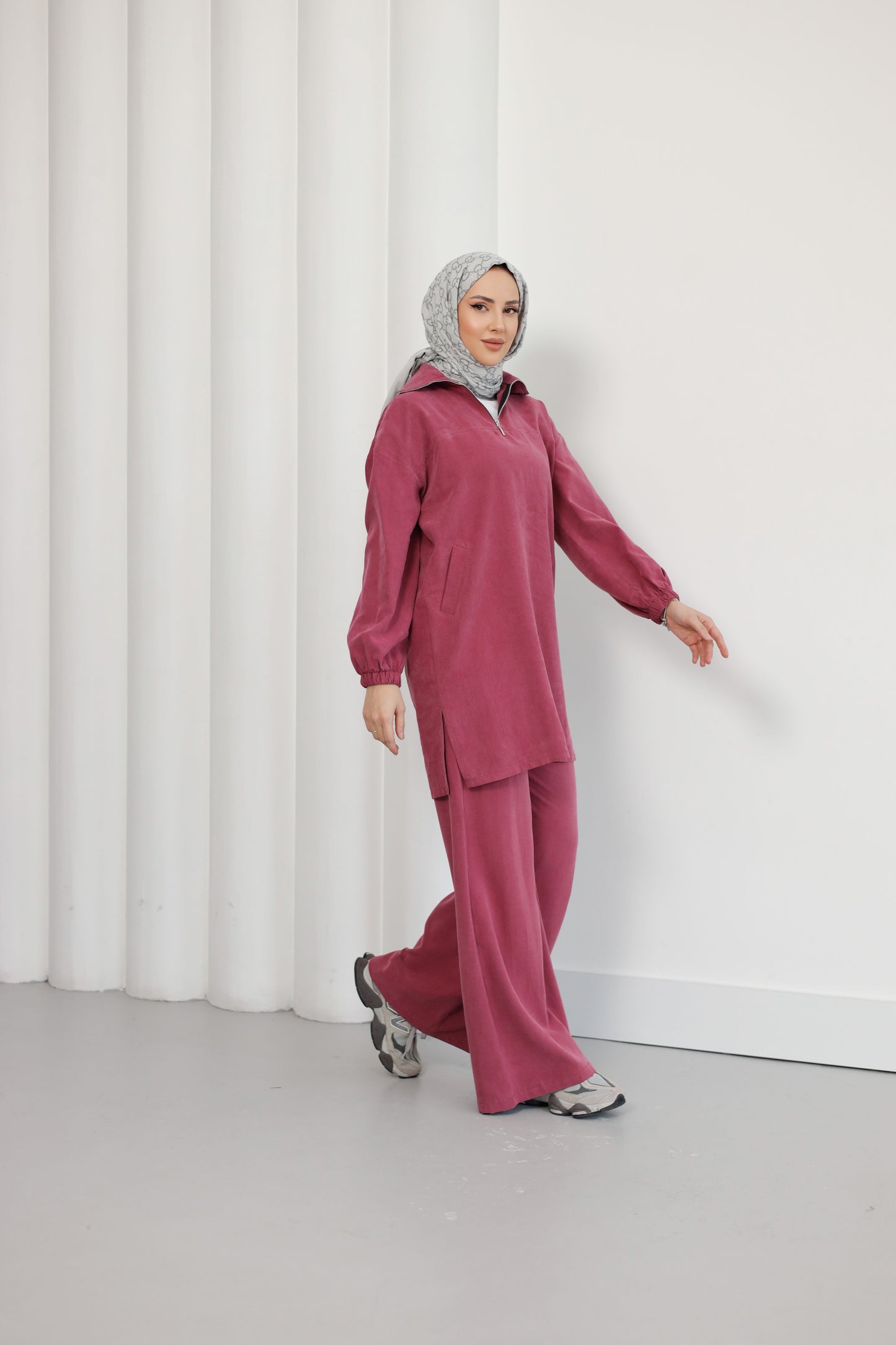 Bordo Organik Kumaş Pure Kupra TakımBordo Organik Kumaş Pure Kupra TakımOrganik Kumaş Pure Kupra Takım – Doğal, Şık ve Konforlu! %100 taşlanmış kupra kumaştan üretilen Organik Kumaş Pure Kupra Takım, hem şıklığı hem de rahatlığı bir araya getiriyor. Yükse