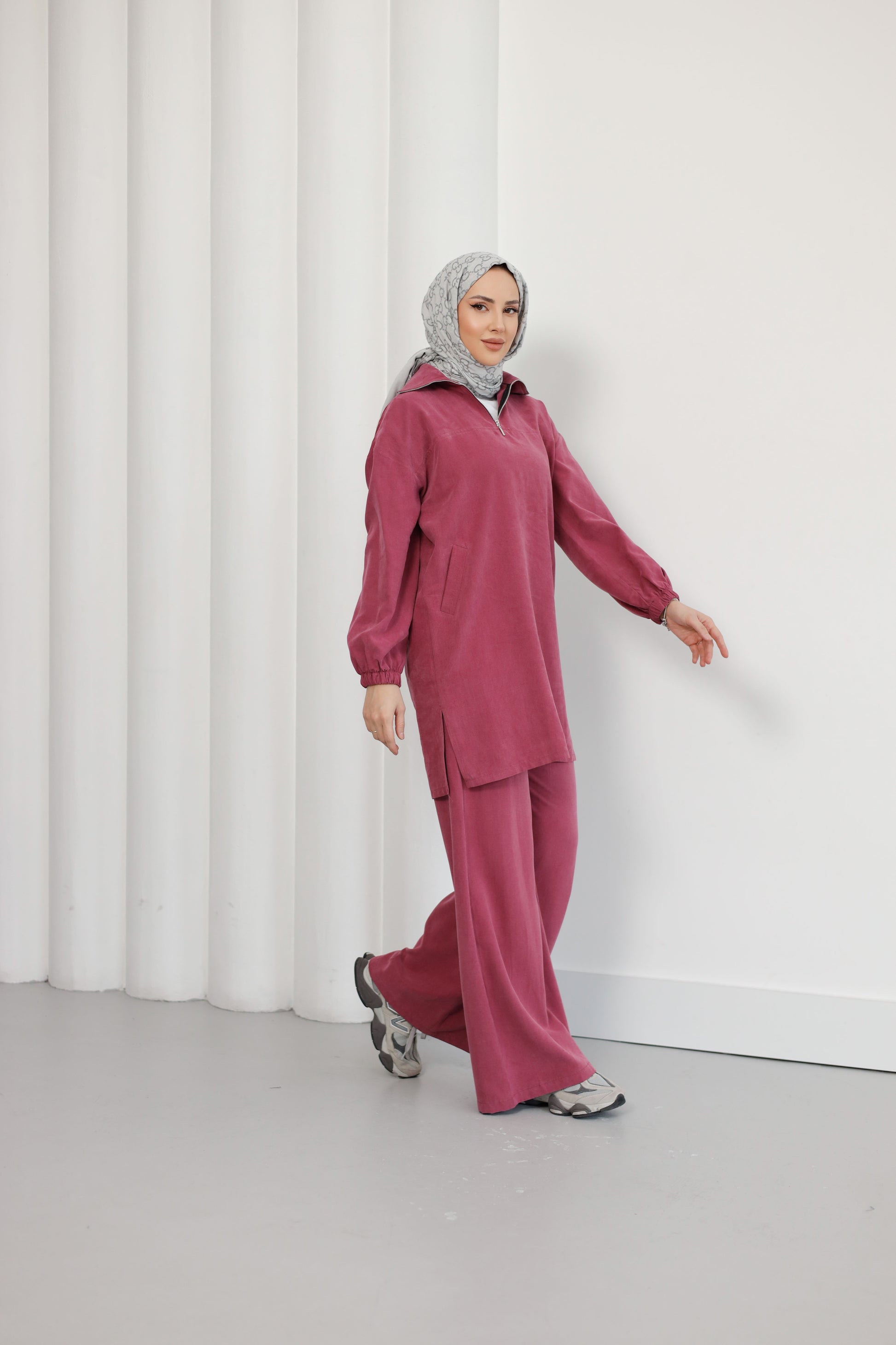 Bordo Organik Kumaş Pure Kupra TakımBordo Organik Kumaş Pure Kupra TakımOrganik Kumaş Pure Kupra Takım – Doğal, Şık ve Konforlu! %100 taşlanmış kupra kumaştan üretilen Organik Kumaş Pure Kupra Takım, hem şıklığı hem de rahatlığı bir araya getiriyor. Yükse