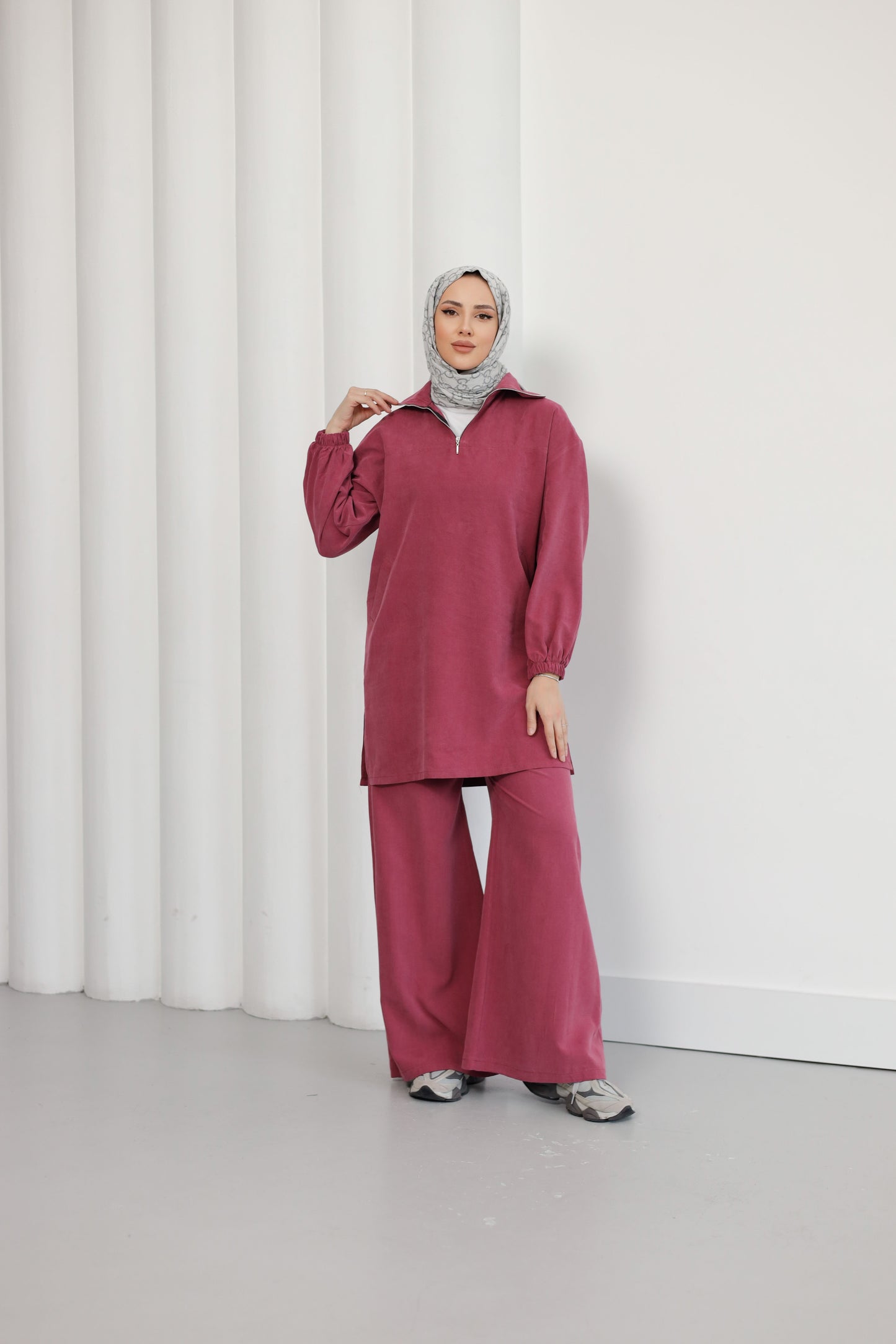 Bordo Organik Kumaş Pure Kupra TakımBordo Organik Kumaş Pure Kupra TakımOrganik Kumaş Pure Kupra Takım – Doğal, Şık ve Konforlu! %100 taşlanmış kupra kumaştan üretilen Organik Kumaş Pure Kupra Takım, hem şıklığı hem de rahatlığı bir araya getiriyor. Yükse