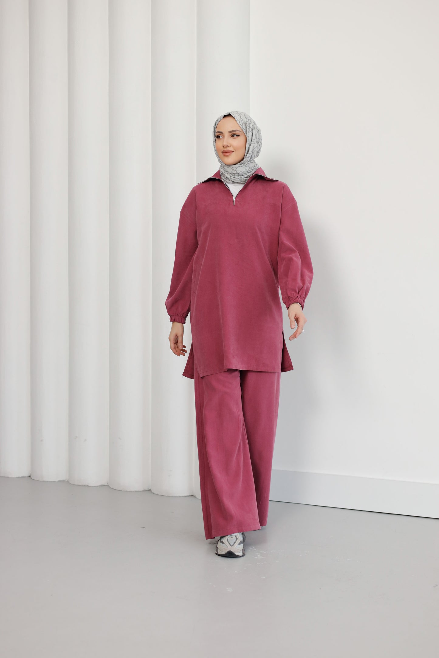 Bordo Organik Kumaş Pure Kupra TakımBordo Organik Kumaş Pure Kupra TakımOrganik Kumaş Pure Kupra Takım – Doğal, Şık ve Konforlu! %100 taşlanmış kupra kumaştan üretilen Organik Kumaş Pure Kupra Takım, hem şıklığı hem de rahatlığı bir araya getiriyor. Yükse