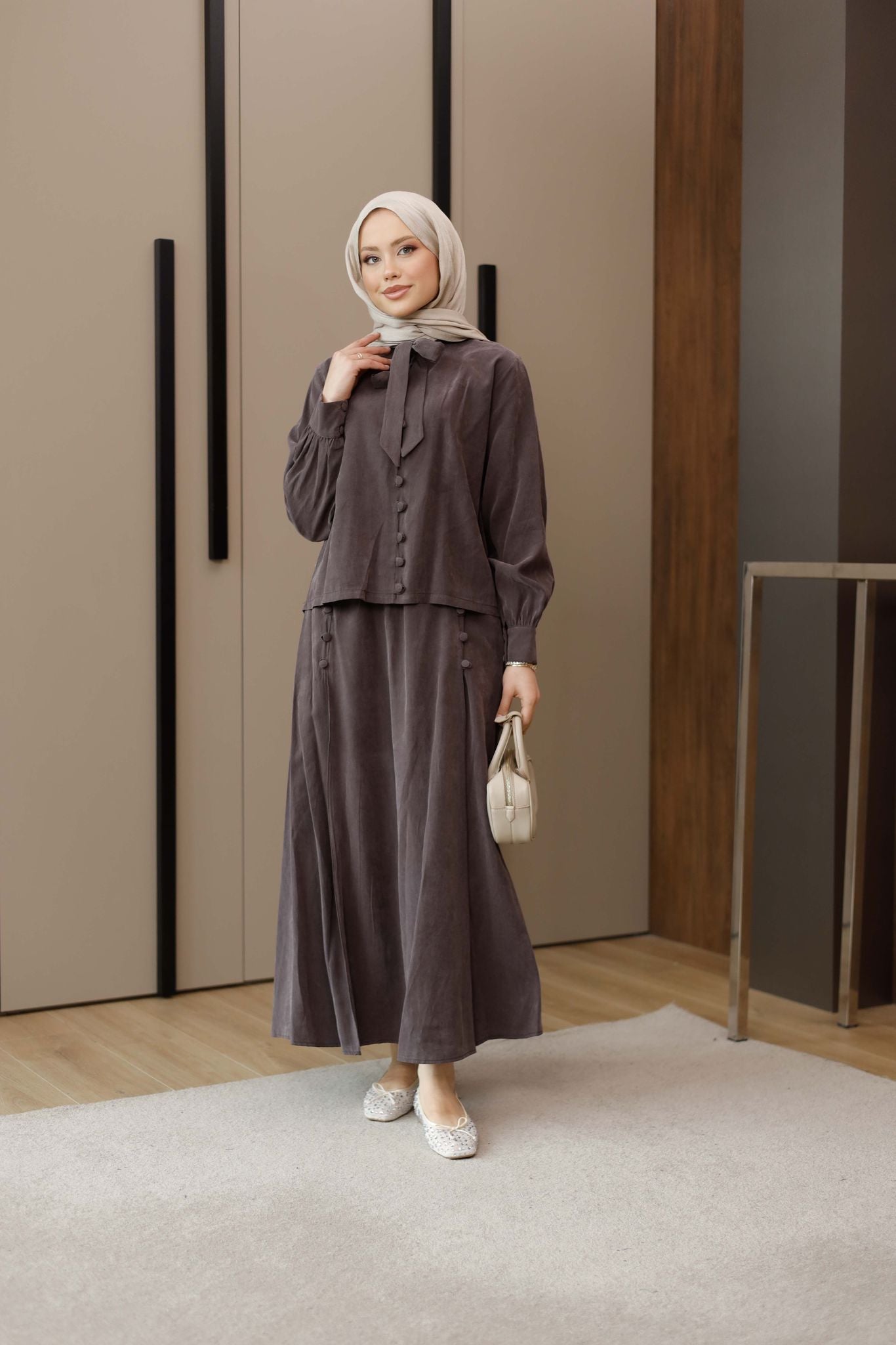 KAPLAMA DÜĞMELİ ETEKLİ TAKIM