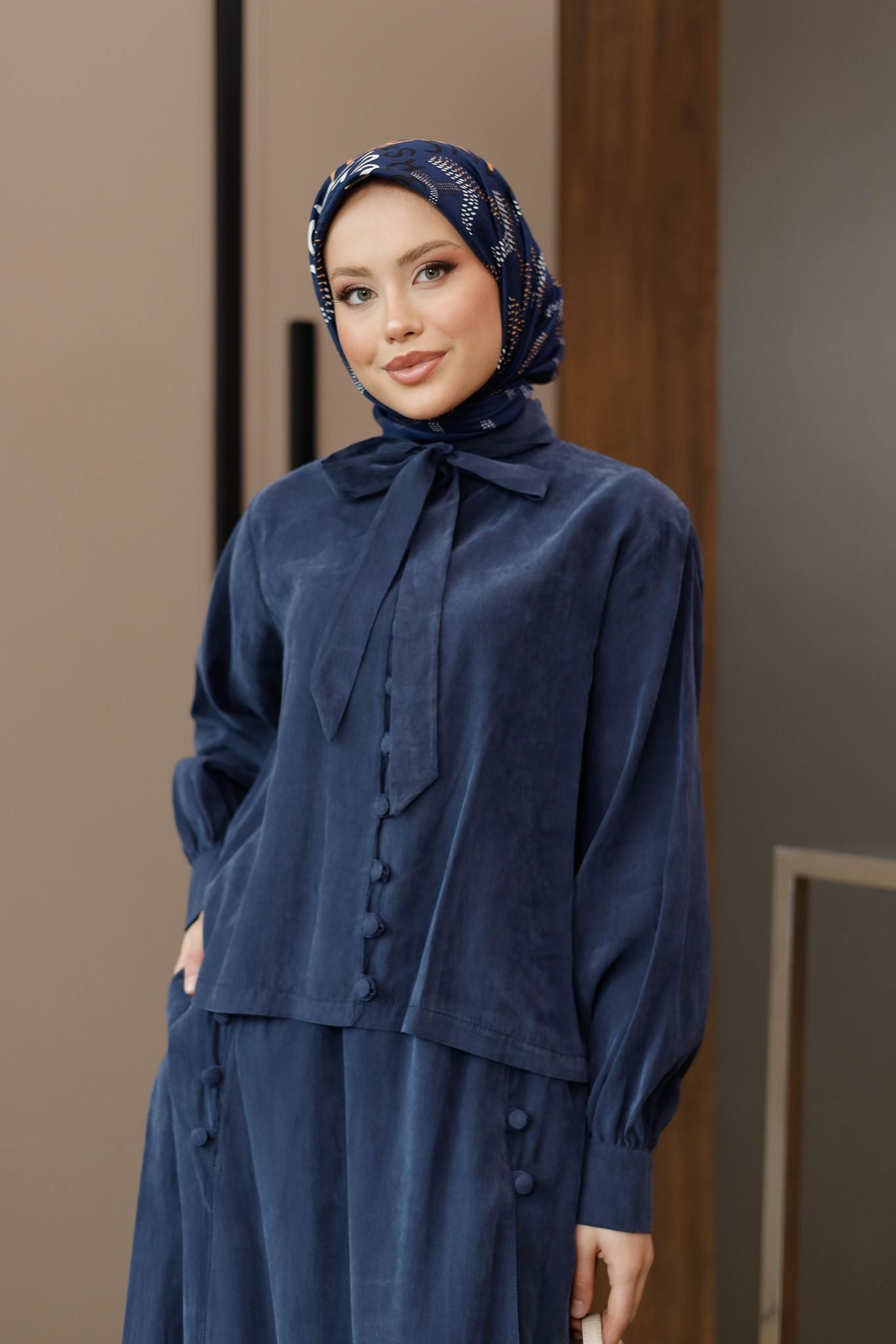 KAPLAMA DÜĞMELİ ETEKLİ TAKIM