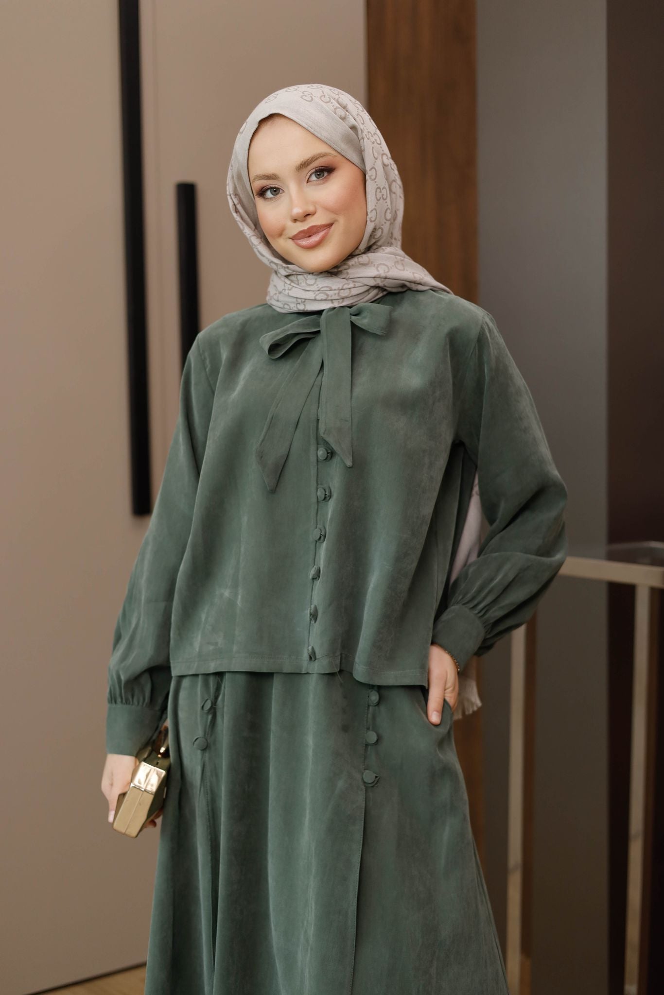 KAPLAMA DÜĞMELİ ETEKLİ TAKIM