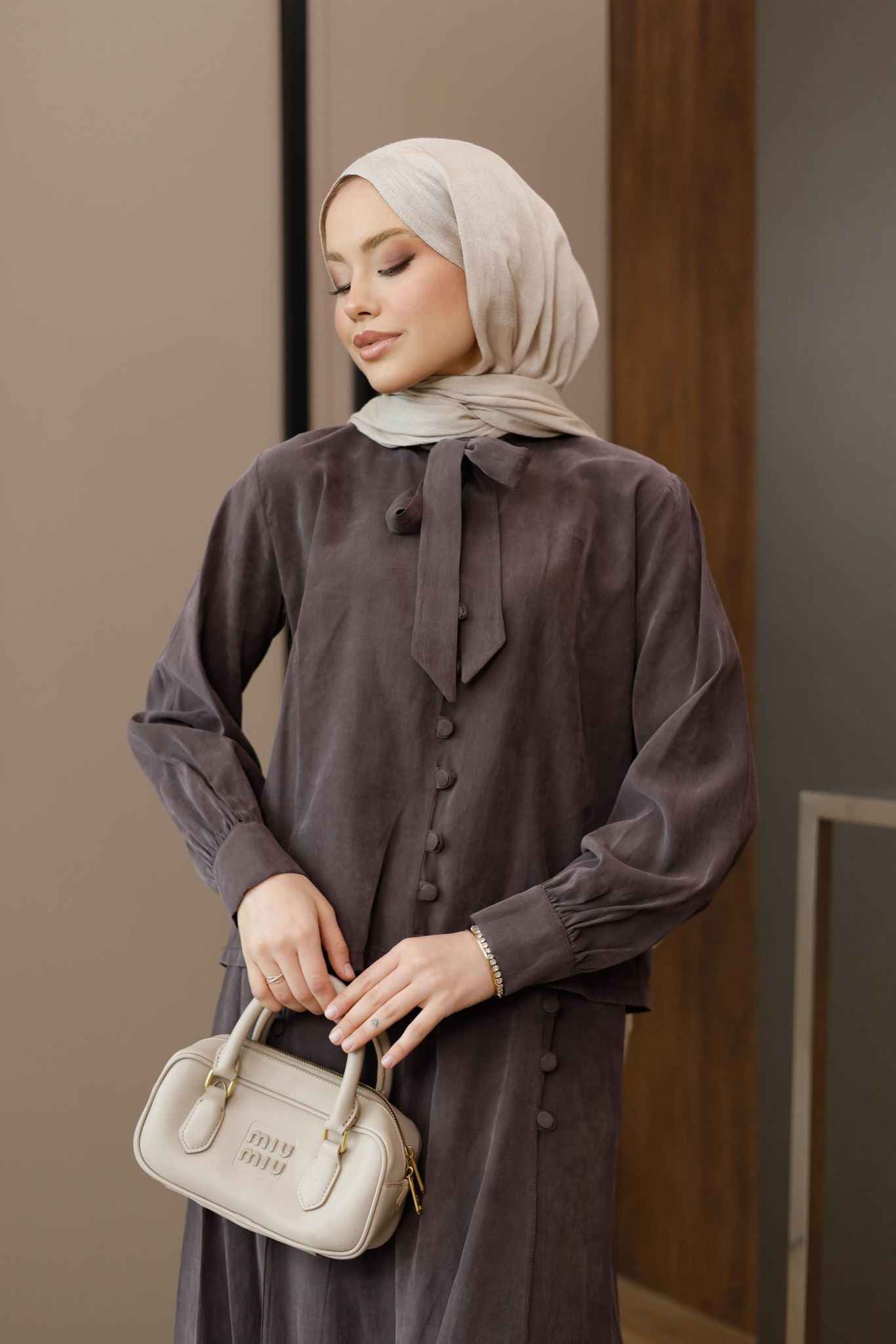 KAPLAMA DÜĞMELİ ETEKLİ TAKIM