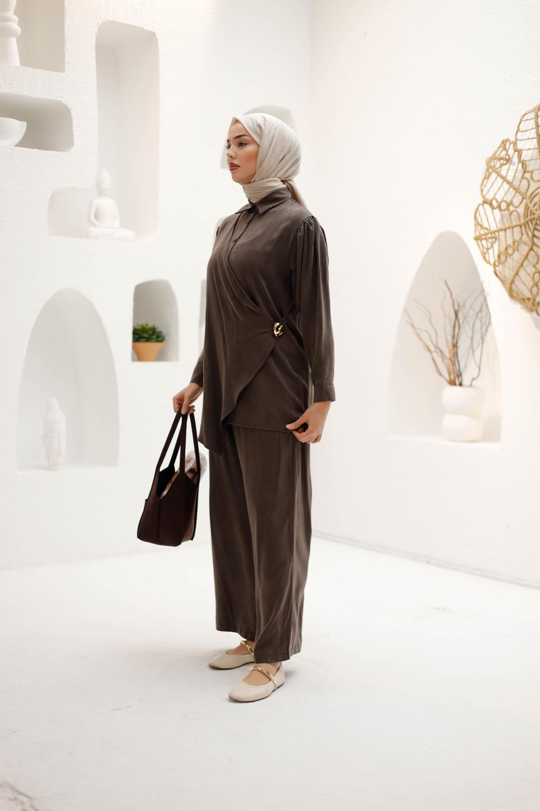 KRUVAZE İPEK KUPRA PANTOLONLU TAKIM