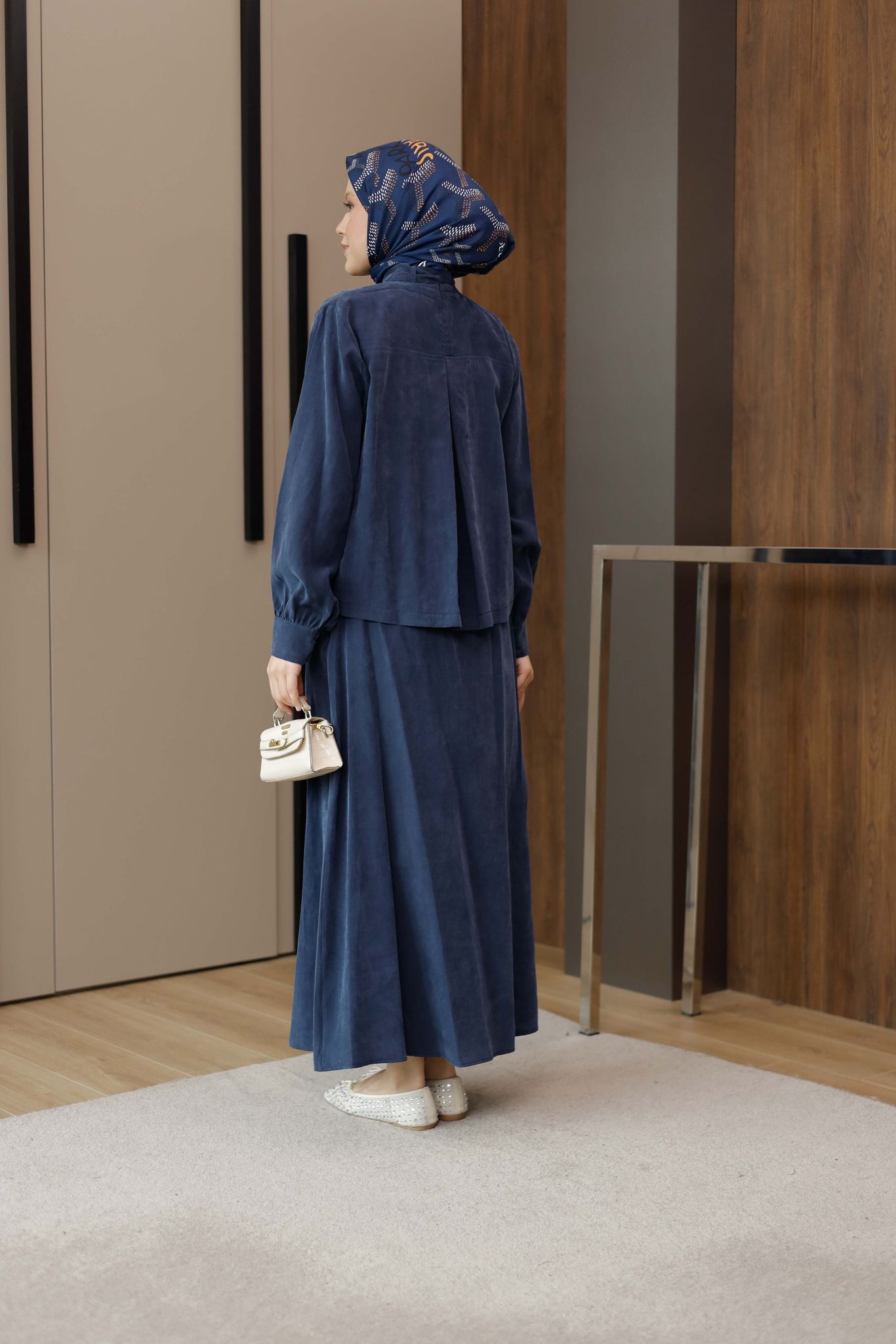 KAPLAMA DÜĞMELİ ETEKLİ TAKIM